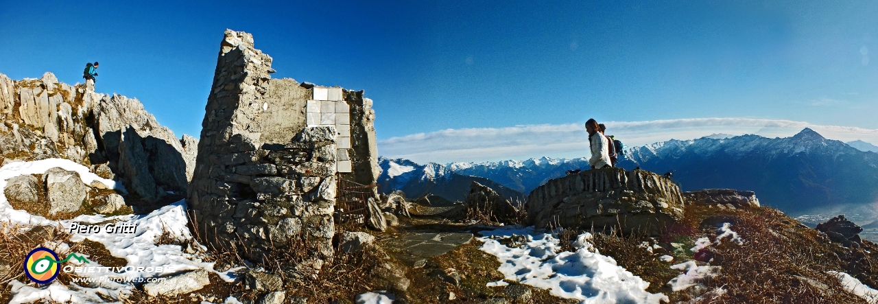 70 In vetta al Monte Berlinghera (1930 m).jpg